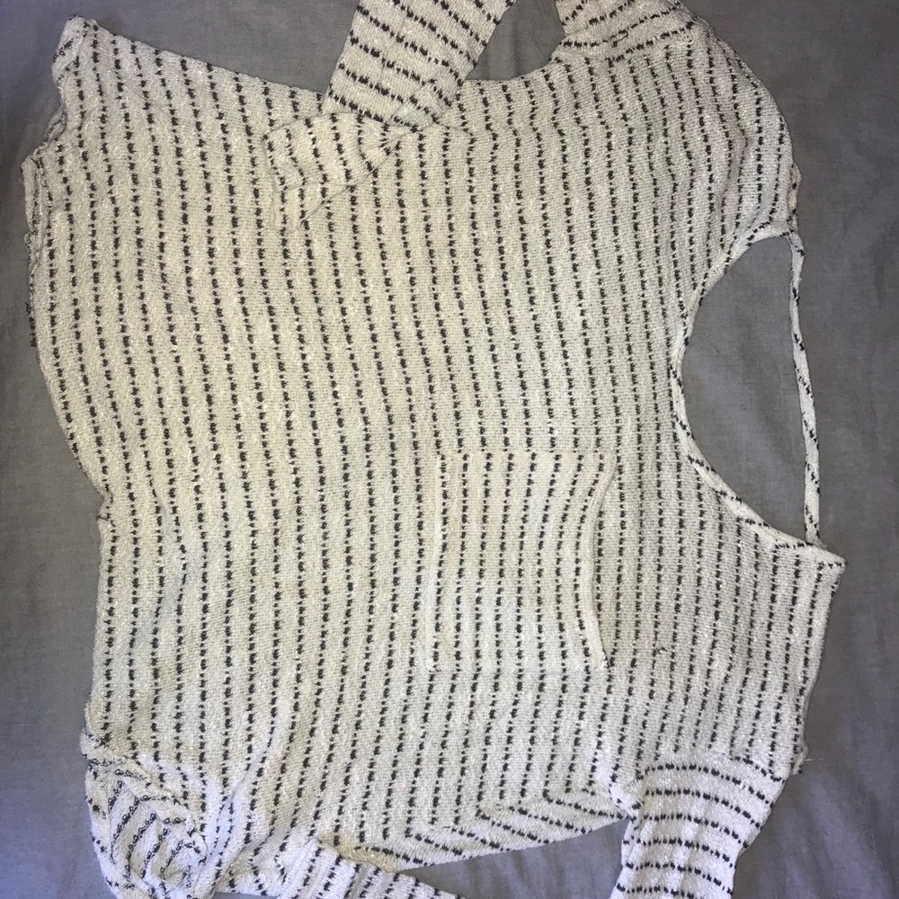 black and white long sleeve shirt
